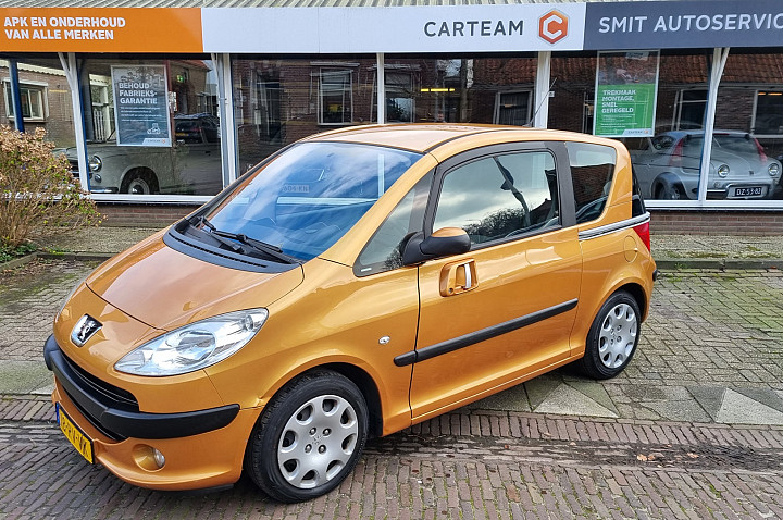 Peugeot 1007 1.4 Gentry Automaat Airco Trekhaak