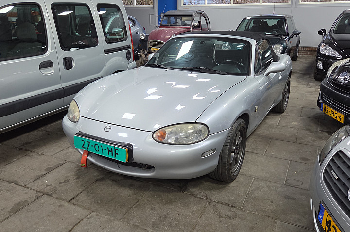 Mazda MX-5 1.6i Met Hardtop erbij .